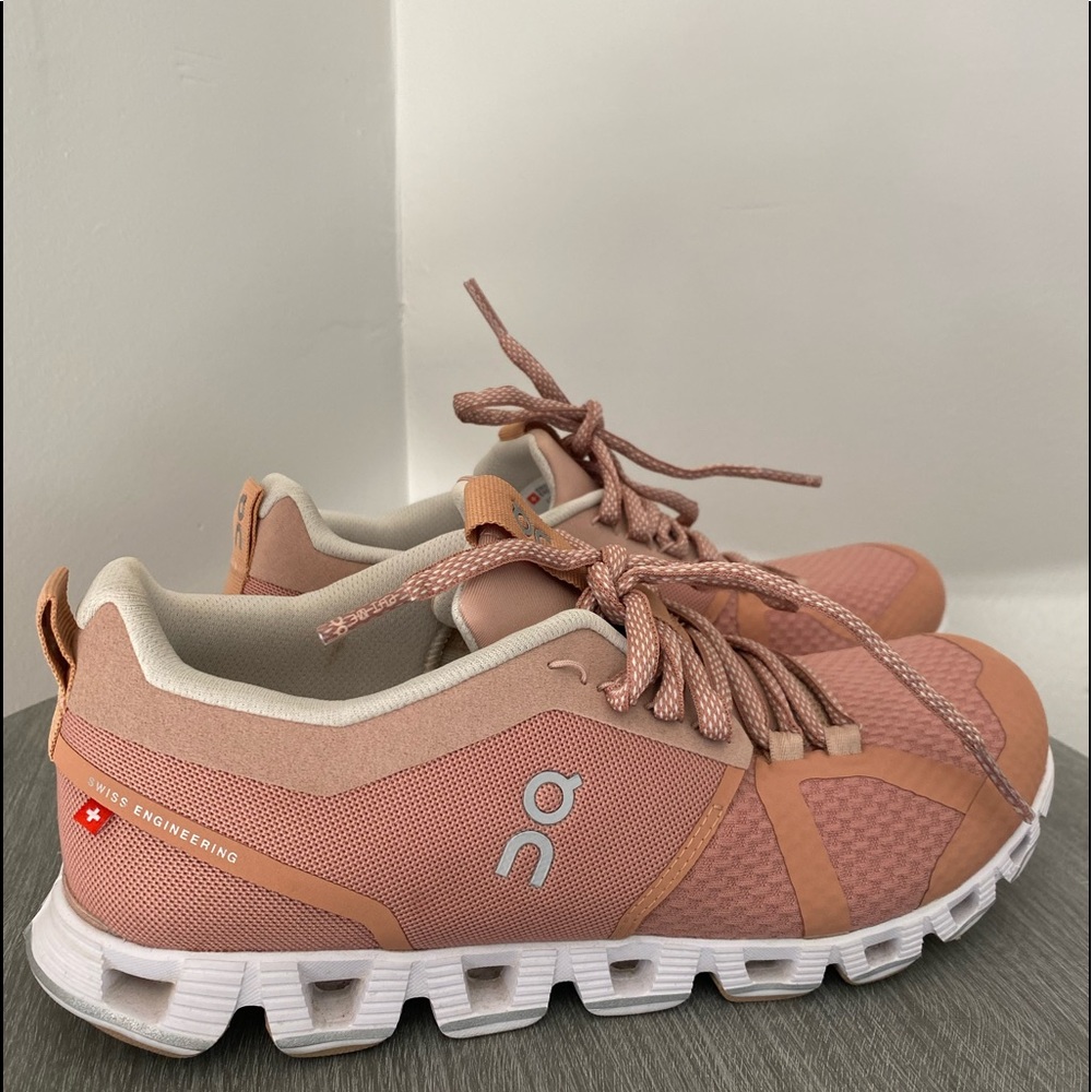 QC on running  sneakers